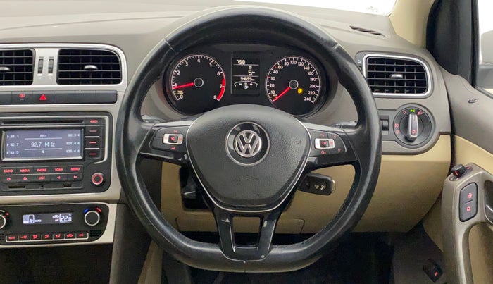 2016 Volkswagen Vento HIGHLINE 1.6 MPI, Petrol, Manual, 34,775 km, Steering Wheel Close Up