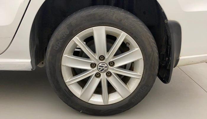 2016 Volkswagen Vento HIGHLINE 1.6 MPI, Petrol, Manual, 34,775 km, Left Rear Wheel