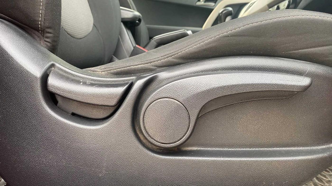 2017 Hyundai Creta S 1.4 DIESEL, Diesel, Manual, 71,242 km, Driver Side Adjustment Panel
