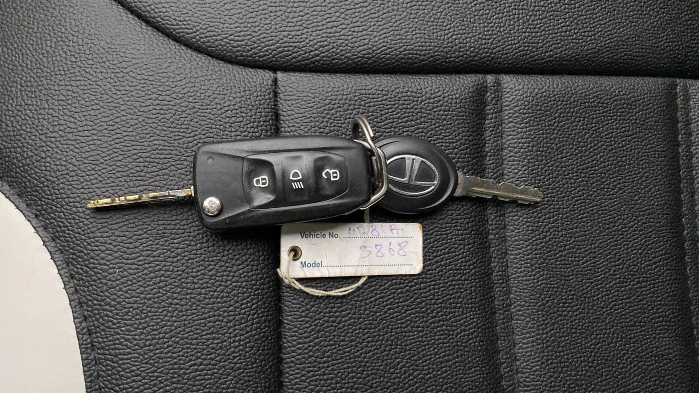 2018 Tata Tiago XT PETROL, Petrol, Manual, 46,621 km, Key Close Up
