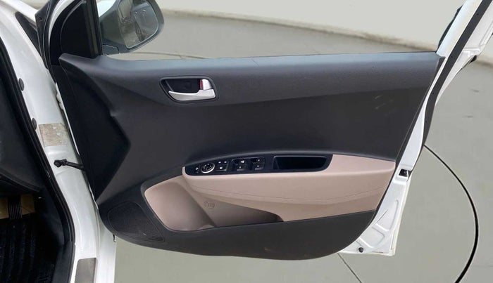 2019 Hyundai Grand i10 SPORTZ 1.2 KAPPA VTVT, CNG, Manual, 27,433 km, Driver Side Door Panels Control