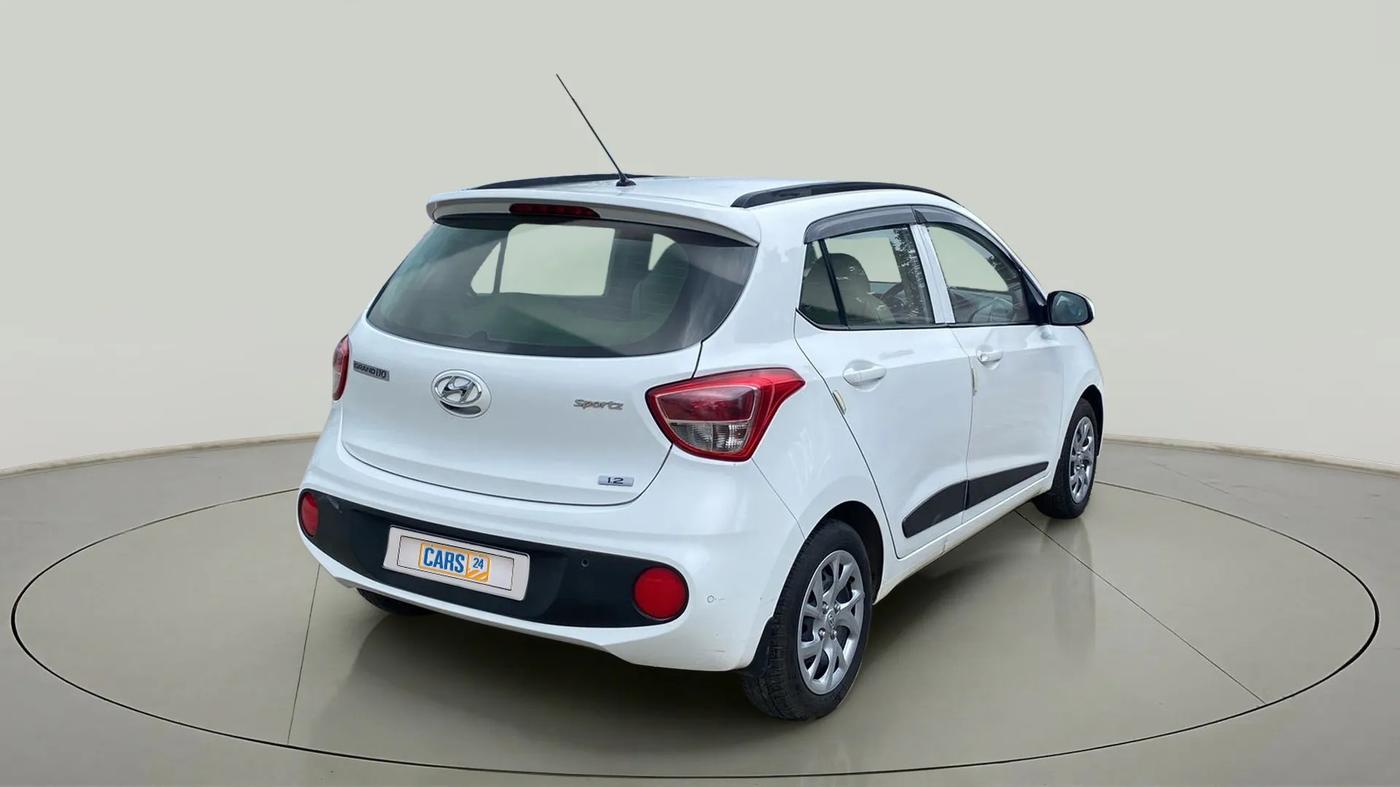 2019 Hyundai Grand i10 SPORTZ 1.2 KAPPA VTVT, CNG, Manual, 27,433 km, Right Back Diagonal