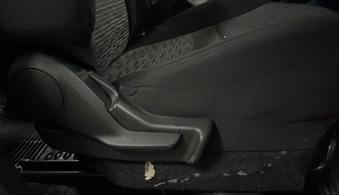 2017 Maruti IGNIS DELTA 1.2 AMT, Petrol, Automatic, 24,826 km, Driver Side Adjustment Panel
