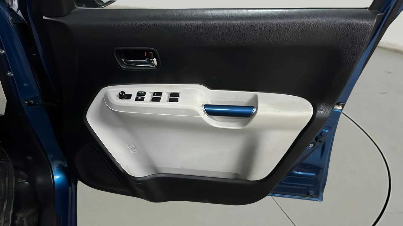 2017 Maruti IGNIS DELTA 1.2 AMT, Petrol, Automatic, 24,826 km, Driver Side Door Panels Control