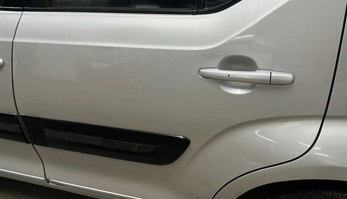 2017 Maruti IGNIS DELTA 1.2 AMT, Petrol, Automatic, 55,931 km, Rear left door - Slightly dented