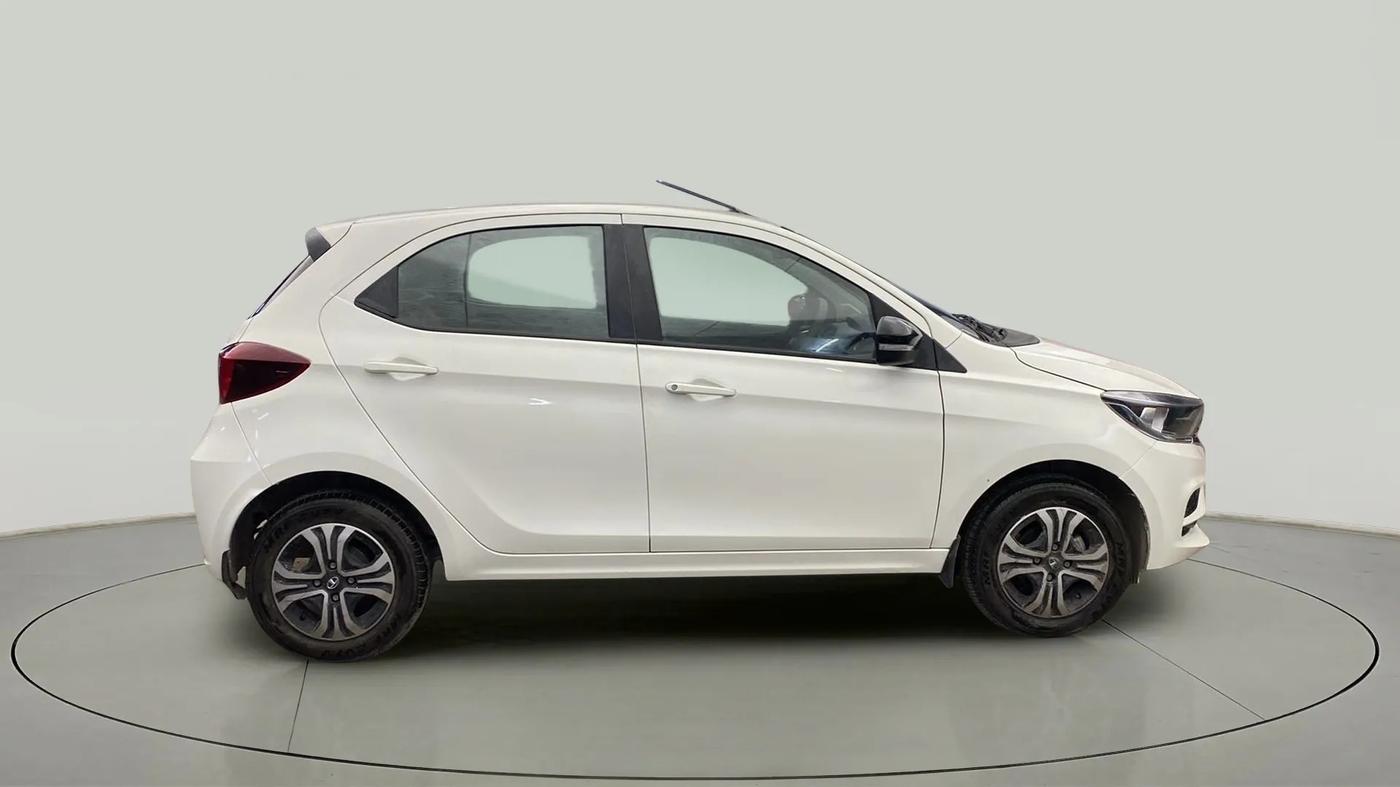 2023 Tata Tiago XT PETROL, Petrol, Manual, 7,137 km, Right Side View