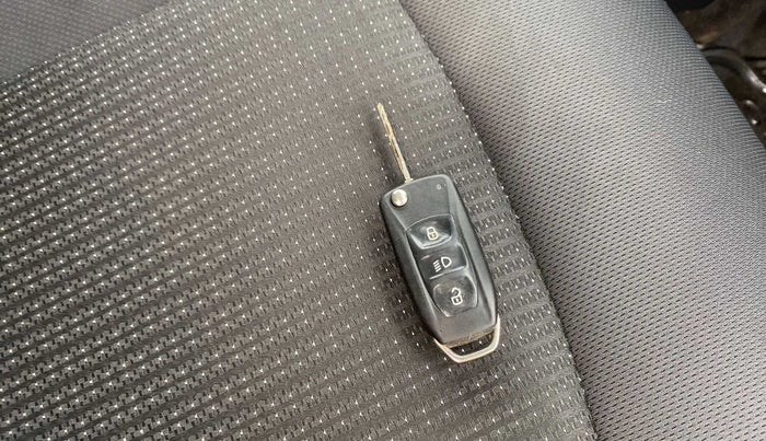 2018 Tata TIGOR XZ (O) PETROL, Petrol, Manual, 1,04,645 km, Key Close Up