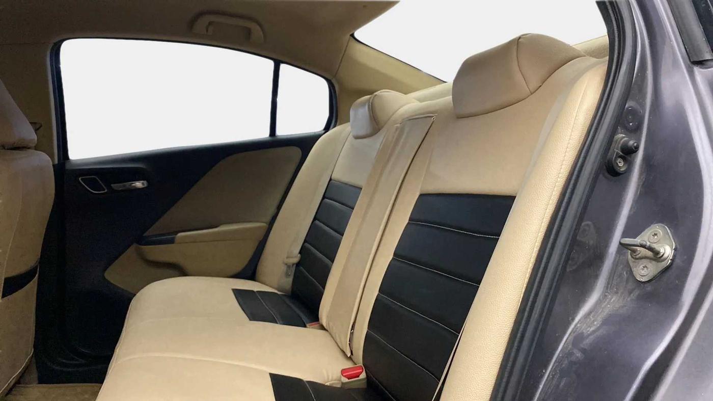 2017 Honda City 1.5L I-VTEC V MT, Petrol, Manual, 71,583 km, Right Side Rear Door Cabin