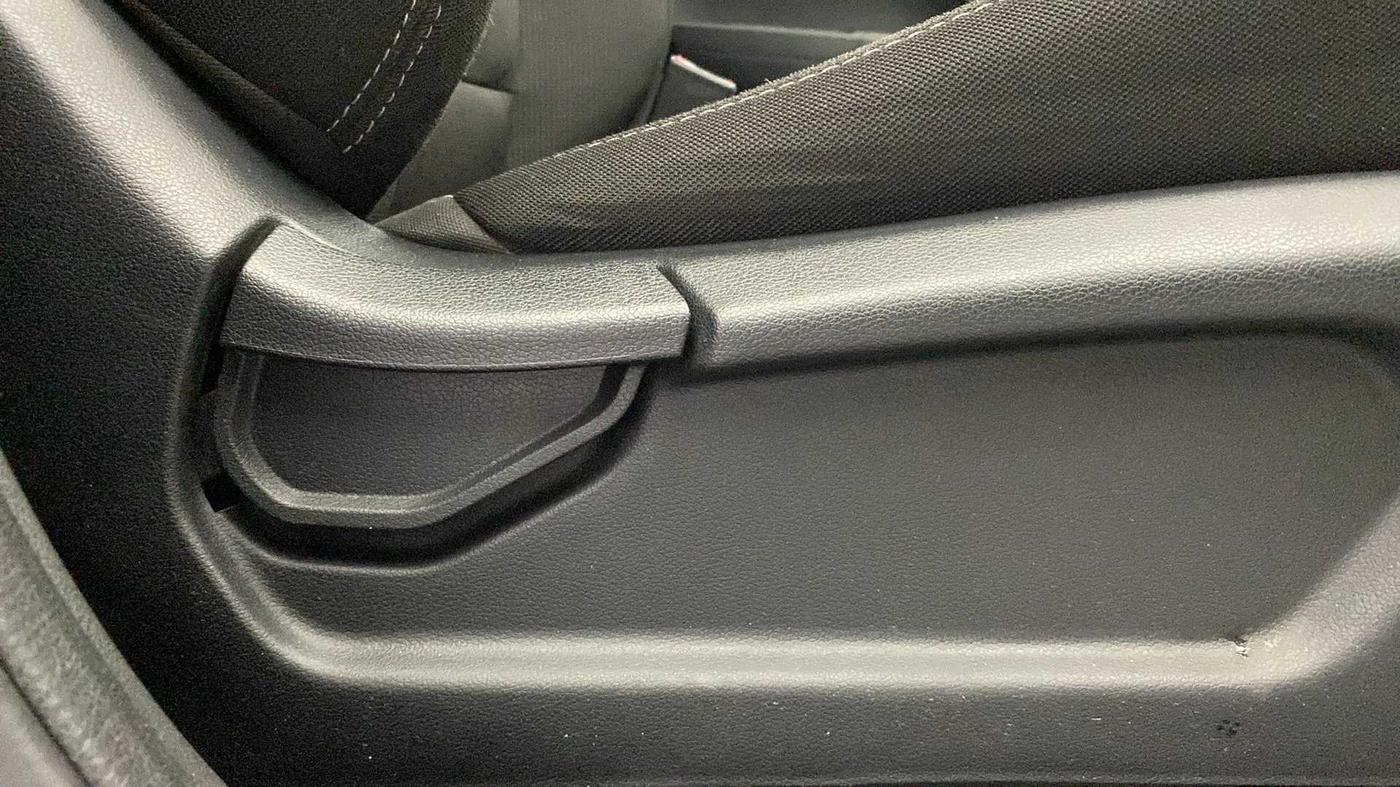 2022 Hyundai VENUE S 1.2, Petrol, Manual, 25,824 km, Driver Side Adjustment Panel