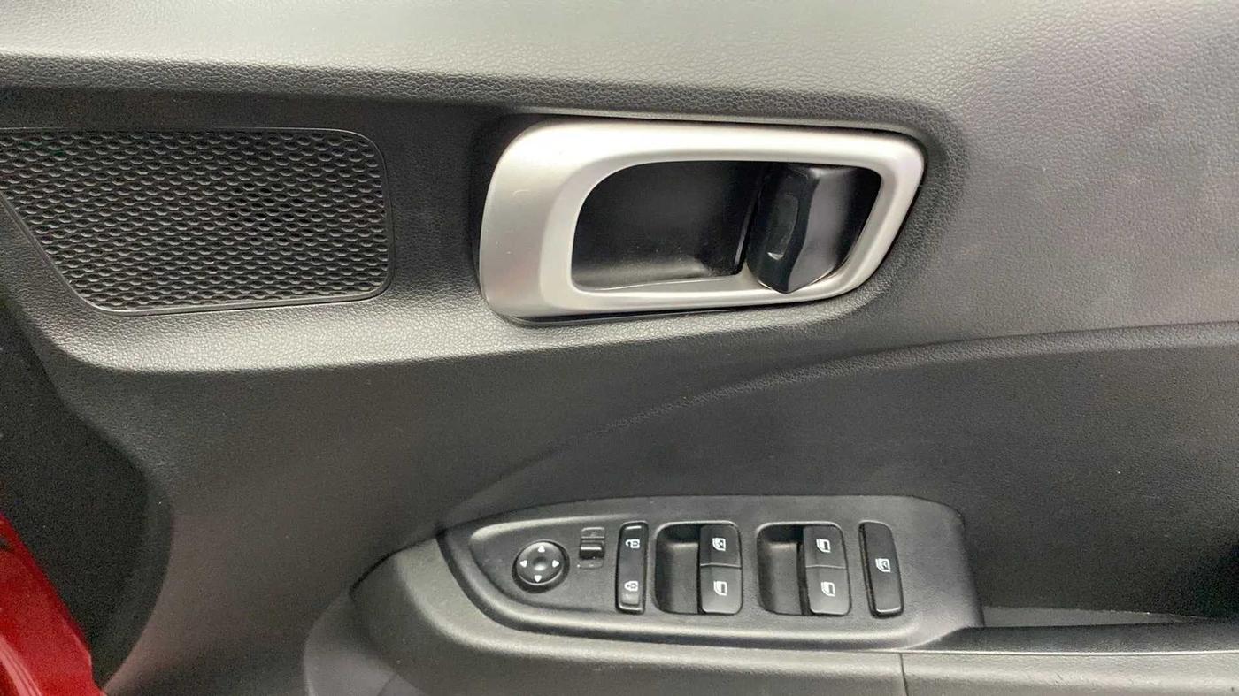 2022 Hyundai VENUE S 1.2, Petrol, Manual, 25,824 km, Driver Side Door Panels Control