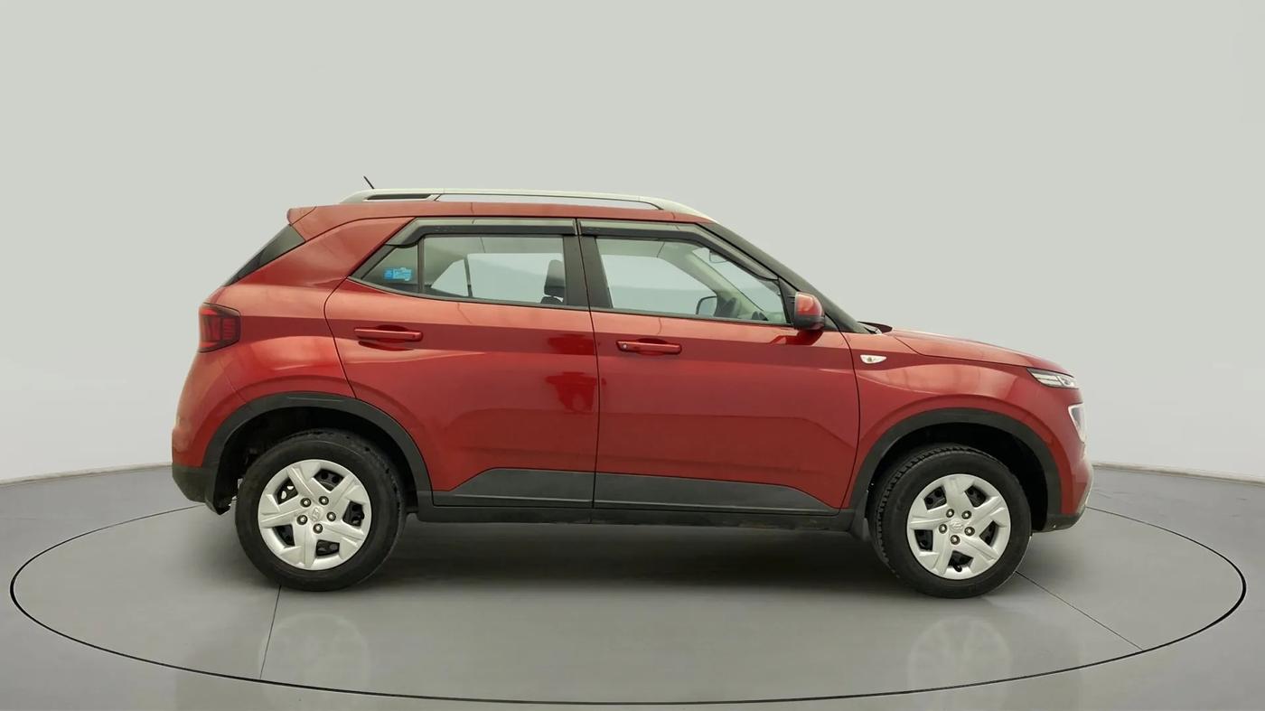 2022 Hyundai VENUE S 1.2, Petrol, Manual, 25,824 km, Right Side View