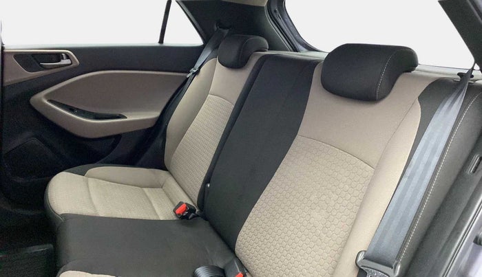 2017 Hyundai Elite i20 ASTA 1.2 (O), Petrol, Manual, 36,312 km, Right Side Rear Door Cabin