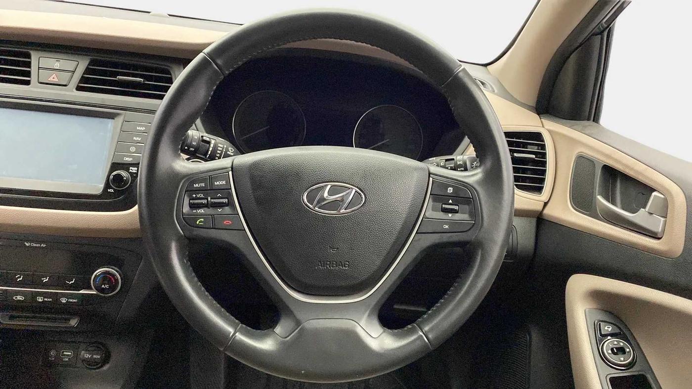 2017 Hyundai Elite i20 ASTA 1.2 (O), Petrol, Manual, 36,312 km, Steering Wheel Close Up
