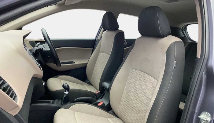 2017 Hyundai Elite i20 ASTA 1.2 (O), Petrol, Manual, 36,312 km, Right Side Front Door Cabin