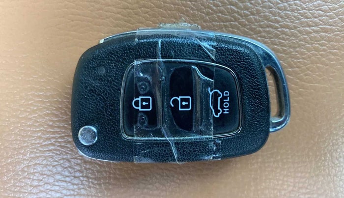 2018 Hyundai Creta E PLUS 1.6 PETROL, Petrol, Manual, 34,410 km, Key Close Up