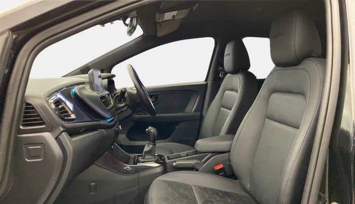 2022 Tata ALTROZ XZA PLUS DARK EDTION, Petrol, Automatic, 16,307 km, Right Side Front Door Cabin