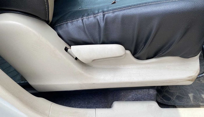 2017 Maruti Celerio ZXI, Petrol, Manual, 51,219 km, Driver Side Adjustment Panel