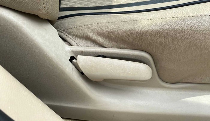 2017 Maruti Ertiga VXI AT, Petrol, Automatic, 24,634 km, Driver Side Adjustment Panel