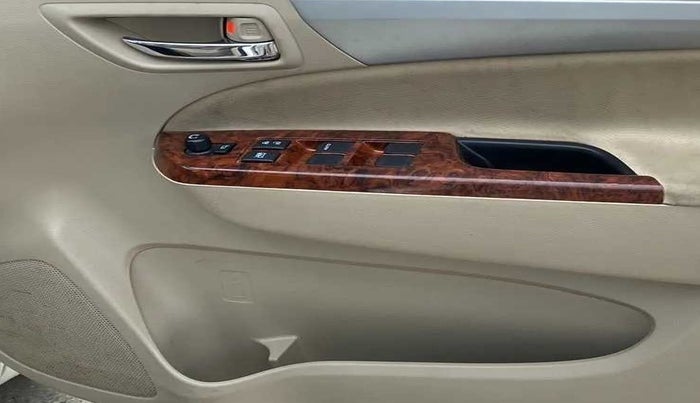 2017 Maruti Ertiga VXI AT, Petrol, Automatic, 24,634 km, Driver Side Door Panels Control
