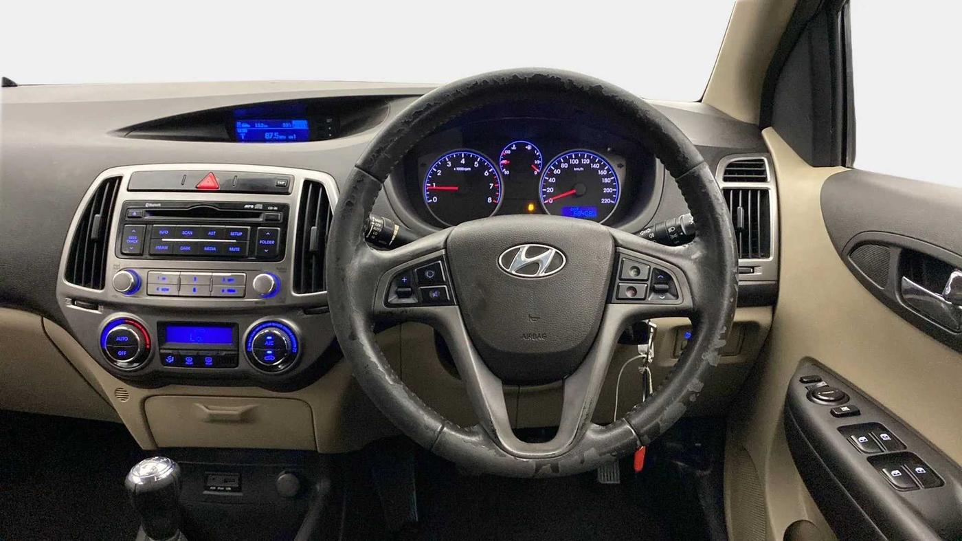 2013 Hyundai i20 SPORTZ 1.2, Petrol, Manual, 68,399 km, Steering Wheel Close Up
