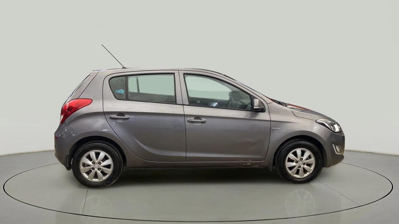 2013 Hyundai i20 SPORTZ 1.2, Petrol, Manual, 68,399 km, Right Side View