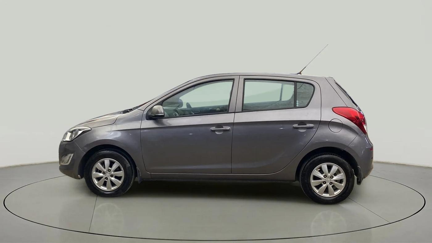 2013 Hyundai i20 SPORTZ 1.2, Petrol, Manual, 68,399 km, Left Side