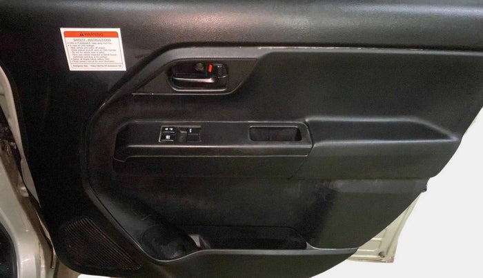 2021 Maruti New Wagon-R LXI CNG (O) 1.0, CNG, Manual, 38,890 km, Driver Side Door Panels Control