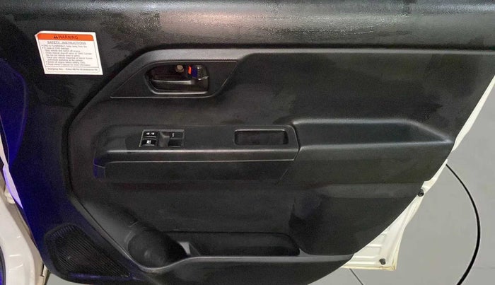 2020 Maruti New Wagon-R LXI CNG 1.0, CNG, Manual, 38,440 km, Driver Side Door Panels Control