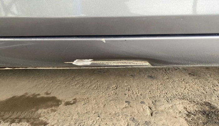 2015 Maruti Swift VXI, Petrol, Manual, 56,515 km, Left running board - Slightly dented