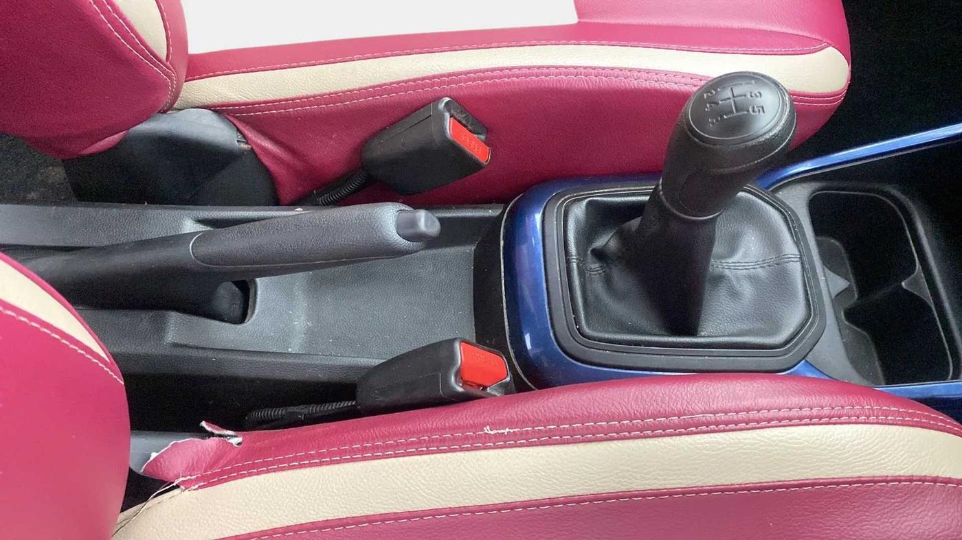 2021 Maruti IGNIS SIGMA 1.2, Petrol, Manual, 25,110 km, Gear Lever