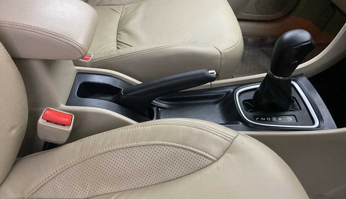 2022 Maruti Ciaz ALPHA  AT 1.5 SHVS PETROL, Petrol, Automatic, 29,674 km, Gear Lever