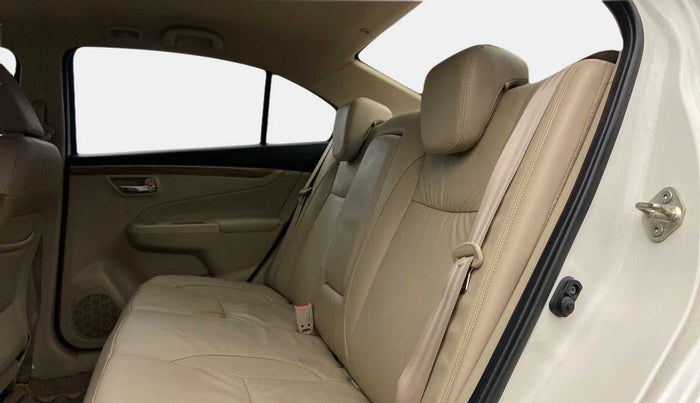 2022 Maruti Ciaz ALPHA  AT 1.5 SHVS PETROL, Petrol, Automatic, 29,674 km, Right Side Rear Door Cabin