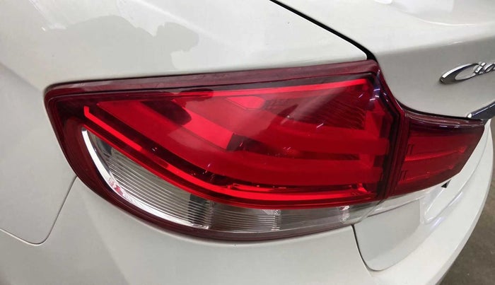 2022 Maruti Ciaz ALPHA  AT 1.5 SHVS PETROL, Petrol, Automatic, 29,674 km, Left tail light - Minor damage