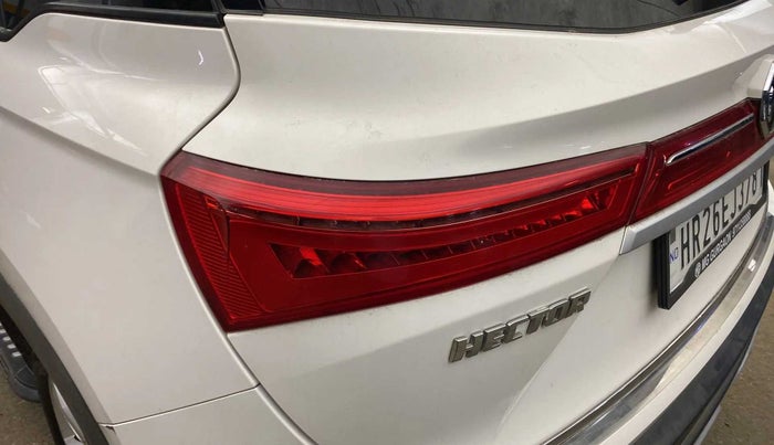 2020 MG HECTOR SUPER 1.5 PETROL, Petrol, Manual, 27,141 km, Left tail light - Reverse gear light not functional