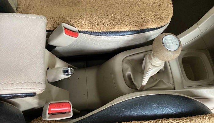 2016 Maruti Ertiga VDI SHVS, Diesel, Manual, 47,871 km, Gear Lever
