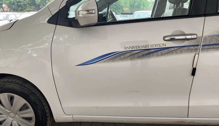 2016 Maruti Ertiga VDI SHVS, Diesel, Manual, 47,871 km, Front passenger door - Graphic sticker
