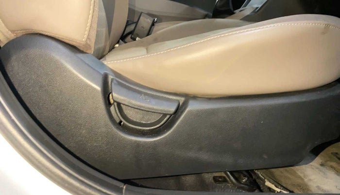 2017 Hyundai Xcent S 1.2, Petrol, Manual, 1,04,366 km, Driver Side Adjustment Panel