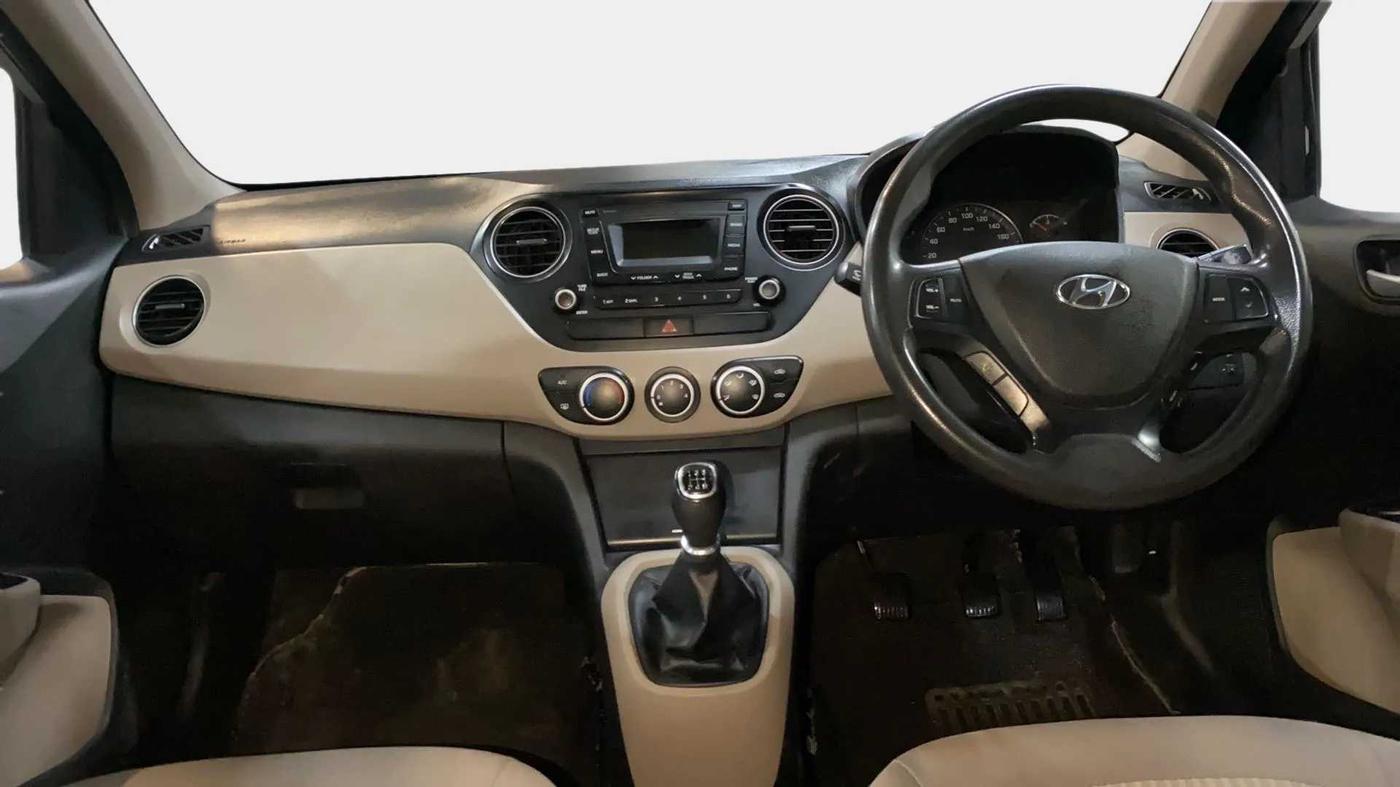 2017 Hyundai Xcent S 1.2, Petrol, Manual, 1,04,366 km, Dashboard