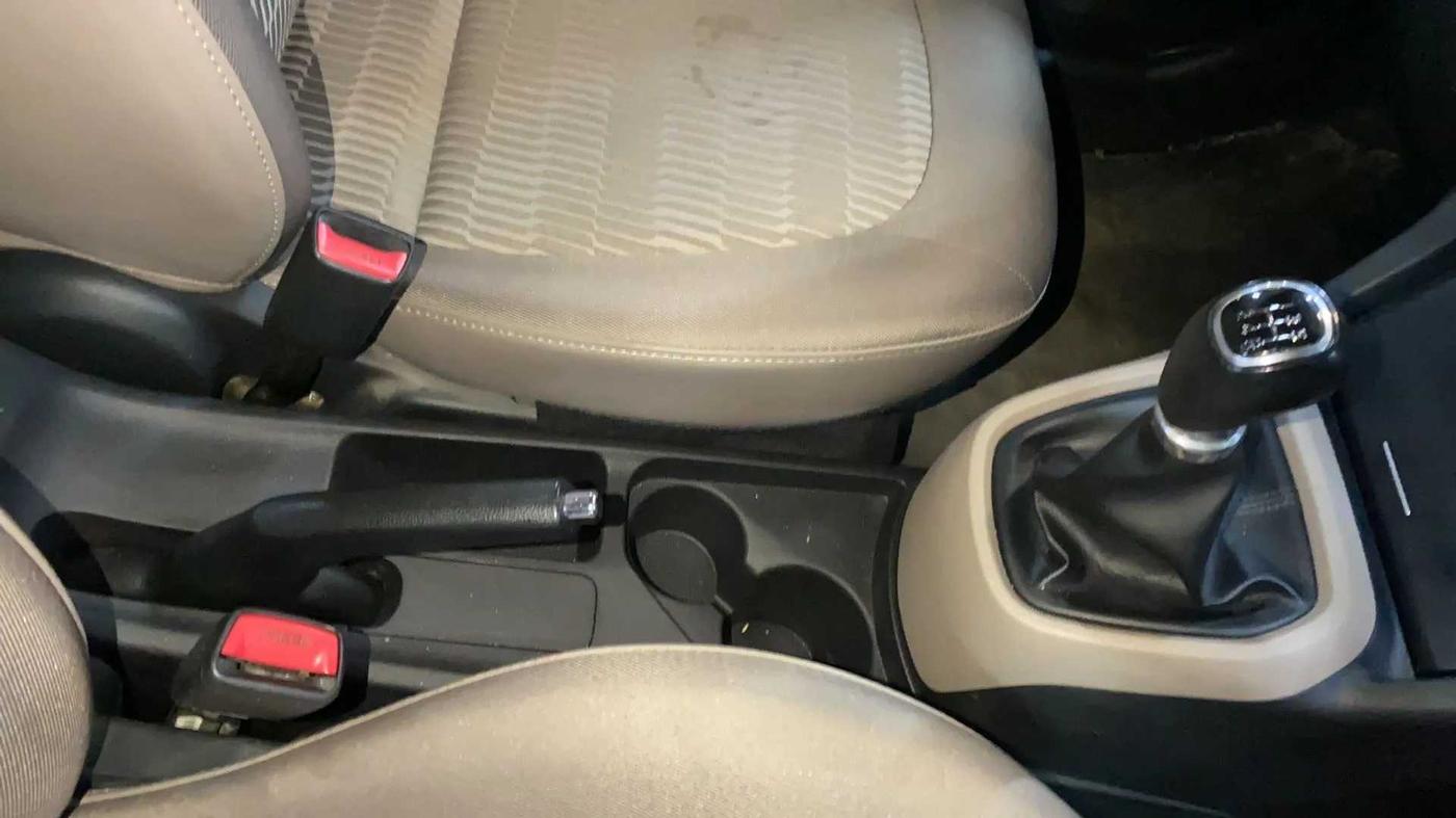 2017 Hyundai Xcent S 1.2, Petrol, Manual, 1,04,366 km, Gear Lever