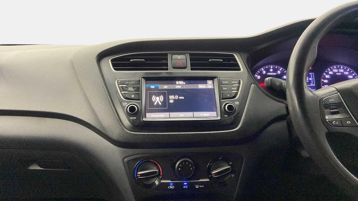 2019 Hyundai Elite i20 SPORTZ PLUS 1.2 DUAL TONE, Petrol, Manual, 32,321 km, Air Conditioner