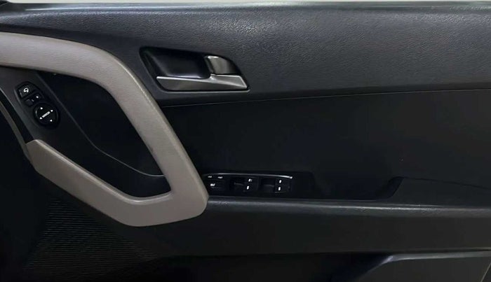2016 Hyundai Creta SX PLUS AT 1.6 PETROL, Petrol, Automatic, 1,14,751 km, Driver Side Door Panels Control