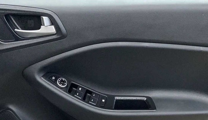 2018 Hyundai i20 Active 1.2 SX, Petrol, Manual, 37,330 km, Driver Side Door Panels Control