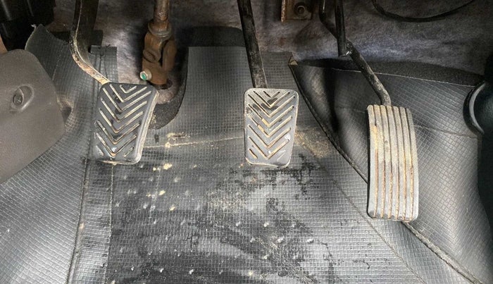 2017 Hyundai Eon MAGNA +, Petrol, Manual, 89,454 km, Pedals