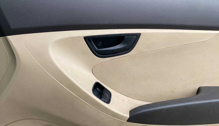 2017 Hyundai Eon MAGNA +, Petrol, Manual, 89,454 km, Driver Side Door Panels Control