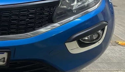 2017 Tata NEXON XZ PLUS PETROL, Petrol, Manual, 35,702 km, Front bumper - Minor scratches