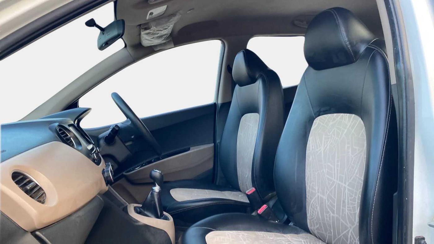 2019 Hyundai Grand i10 SPORTZ 1.2 KAPPA VTVT, Petrol, Manual, 16,924 km, Right Side Front Door Cabin