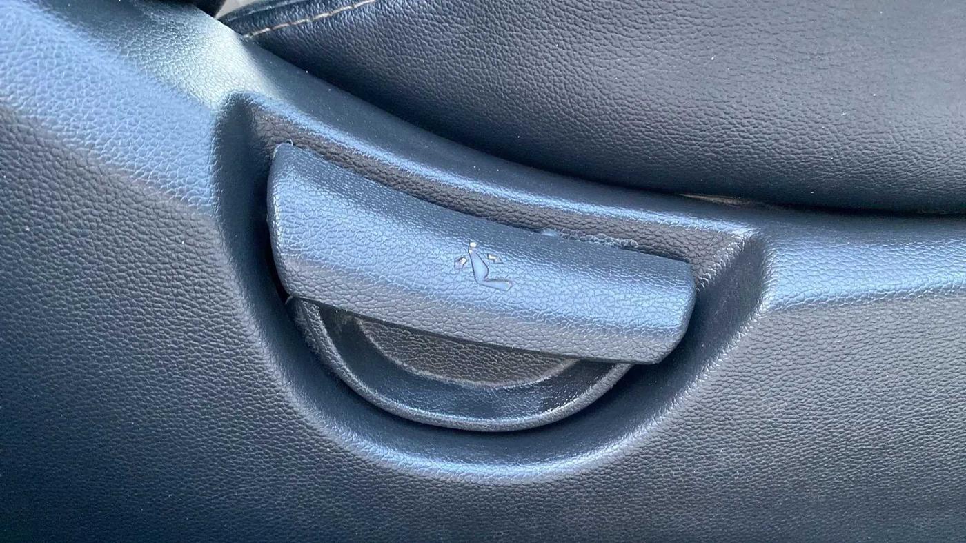 2019 Hyundai Grand i10 SPORTZ 1.2 KAPPA VTVT, Petrol, Manual, 16,924 km, Driver Side Adjustment Panel