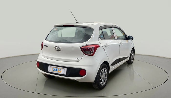 2017 Hyundai Grand i10 MAGNA 1.2 KAPPA VTVT, Petrol, Manual, 93,057 km, Right Back Diagonal