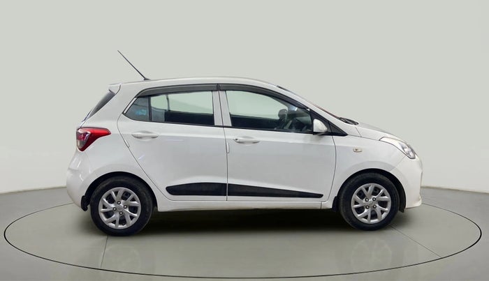 2017 Hyundai Grand i10 MAGNA 1.2 KAPPA VTVT, Petrol, Manual, 93,057 km, Right Side View