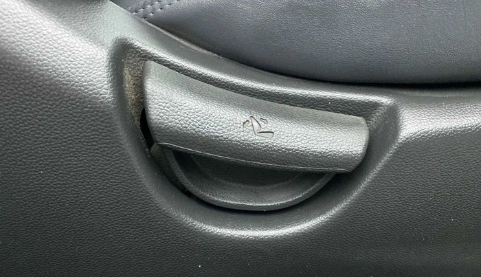 2018 Hyundai Grand i10 SPORTZ 1.2 KAPPA VTVT, Petrol, Manual, 72,076 km, Driver Side Adjustment Panel